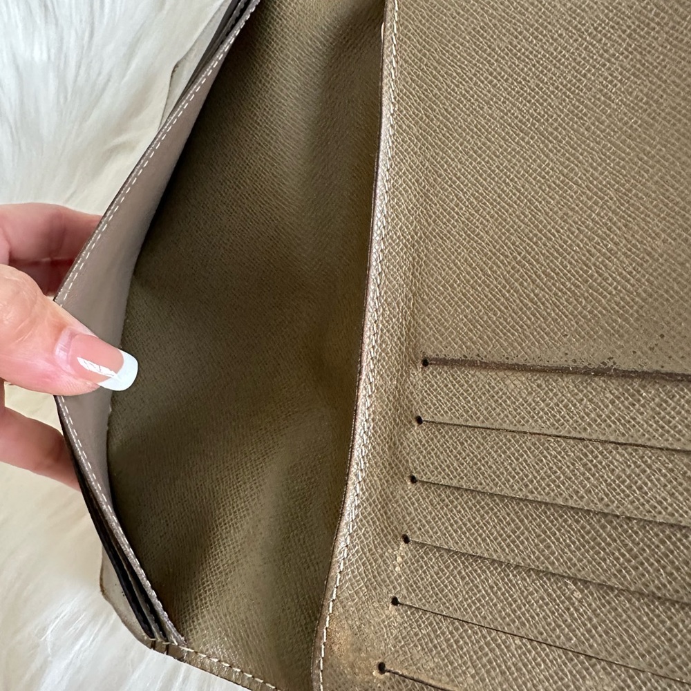 Sold Louis Vuitton Wallet Authentic - Picture 14 of 17